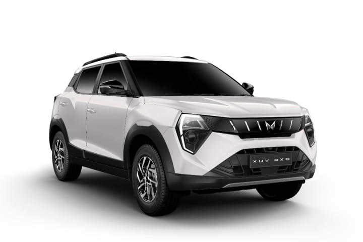 Mahindra Xuv 3x0 Ax5 L Tgdi Petrol At in Everest White